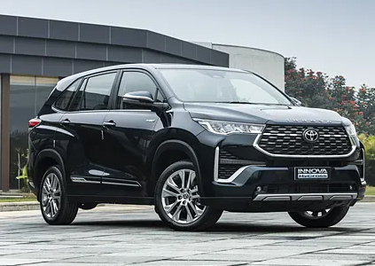 Toyota Innova Hycross